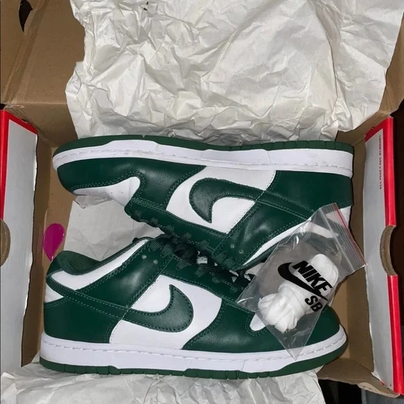 【希少/送料・関税無料】Dunk Low 'Michigan State' Amazon.com | Nike Youth Dunk Low GS CW1590 700 Michigan 2021